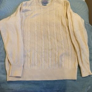 The Scotch House by Ballantyne Women’s Cream 100% cashmere sweater size medium.